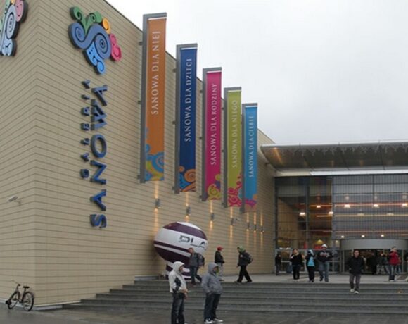 Торговые центры в Польше откроются 1 февраля