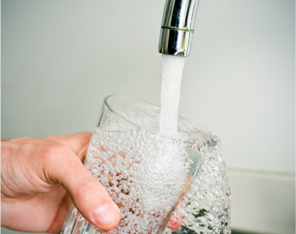 Питьевая вода: из бутылок или из-под крана?