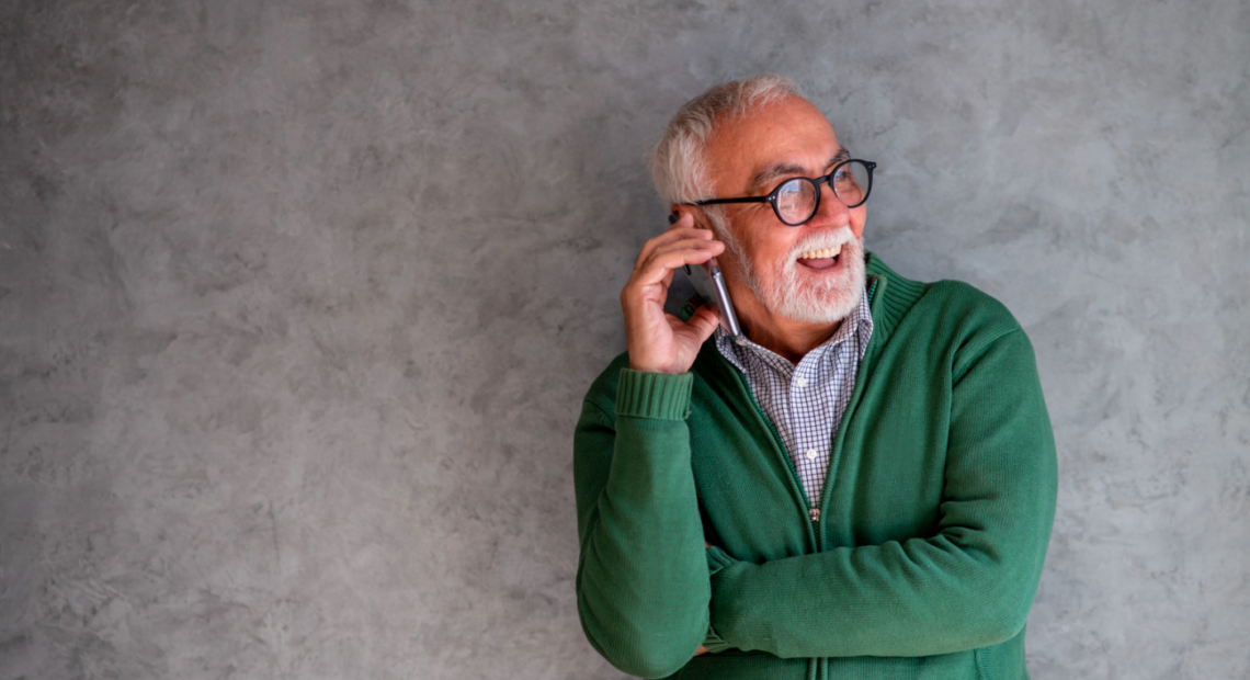 Забота о близких. Как выбрать телефон для пожилого человека?