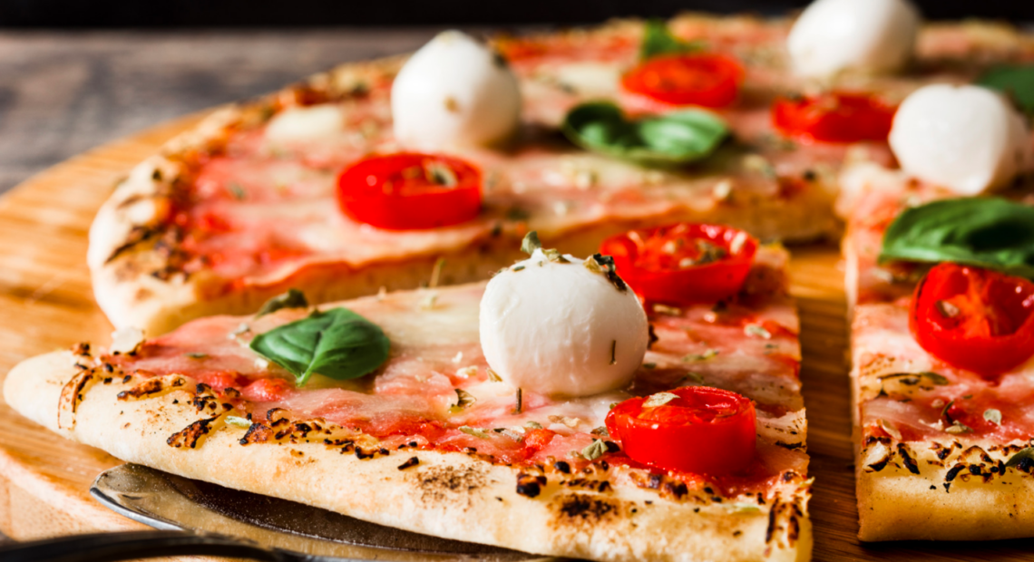 Сегодня День пиццы. Какая она - настоящая итальянская пицца?