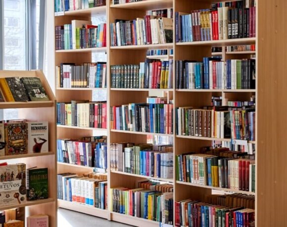 Книги и другие услуги Центральной библиотеки — детям и взрослым из Украины