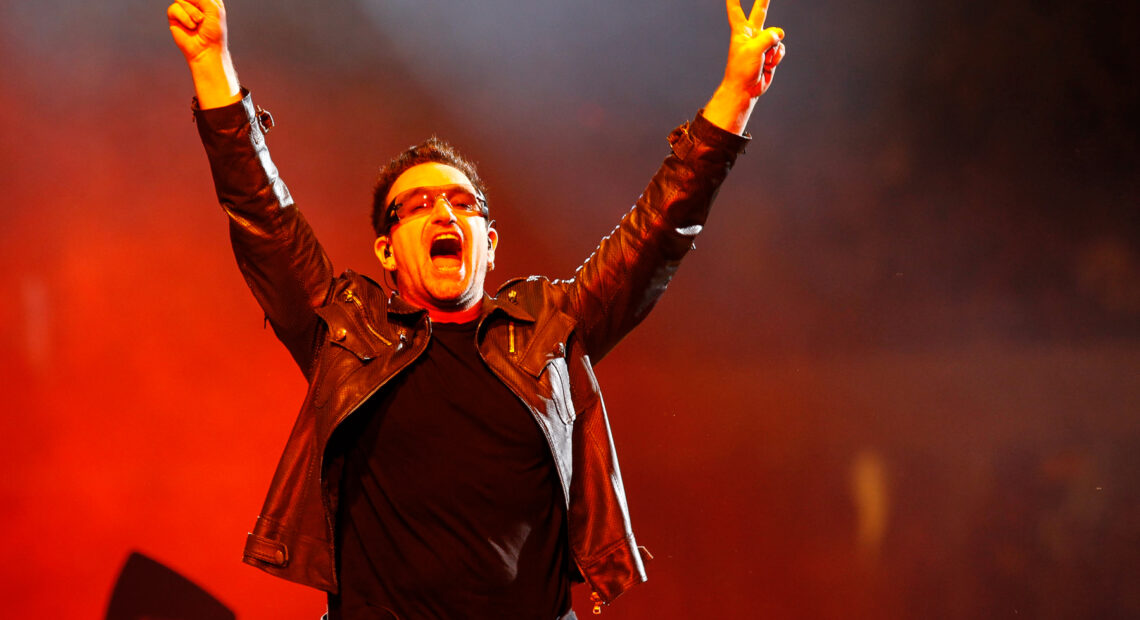 Солист группы U2 Боно рассказал о своей жизни в 40 песнях