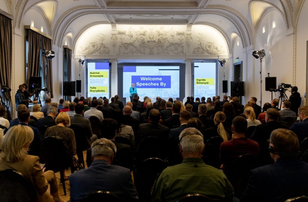 В Вильнюсе проходит конференция по восстановлению Украины