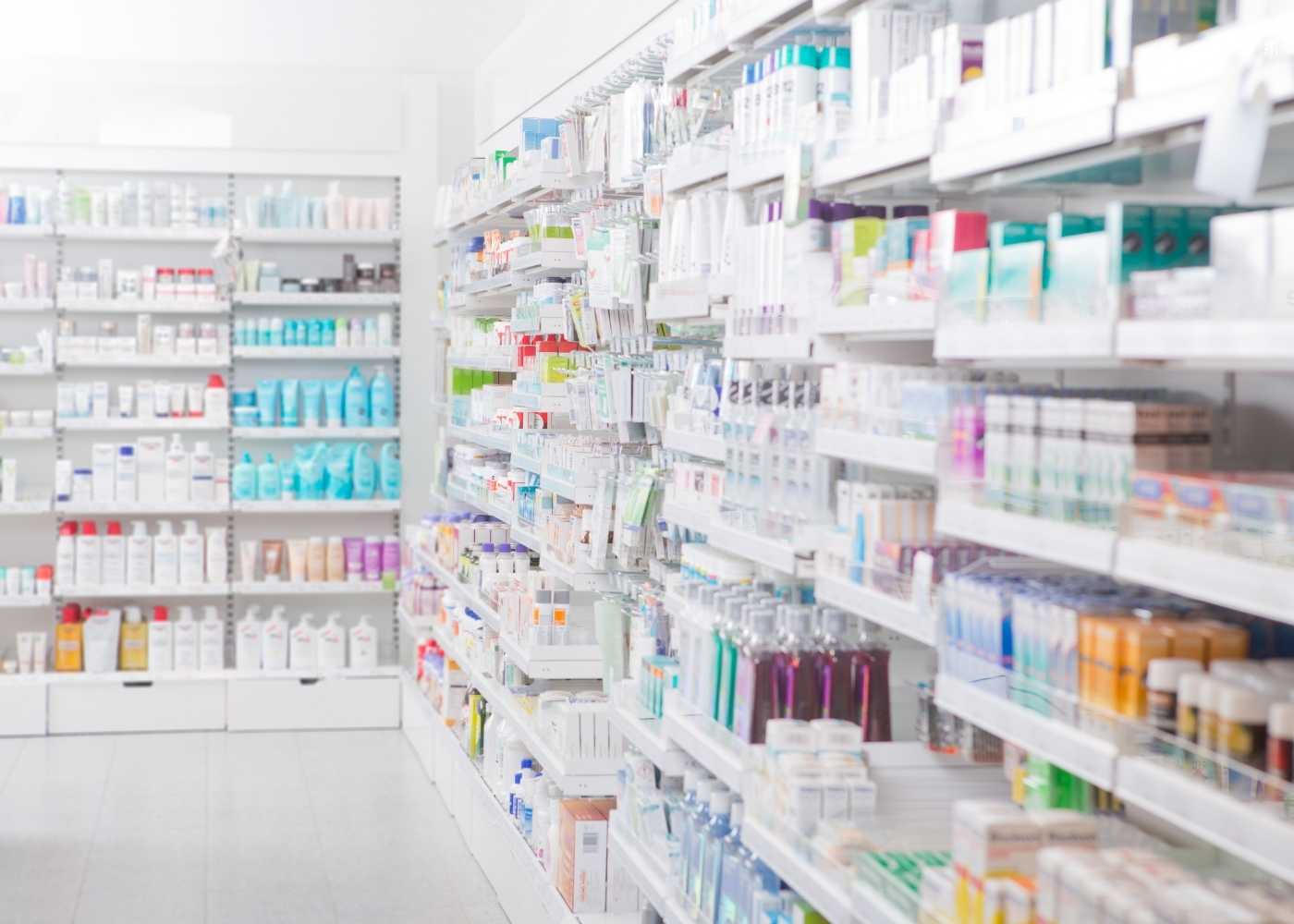 Украинцы смогут бесплатно получать в аптеках рецептурные препараты