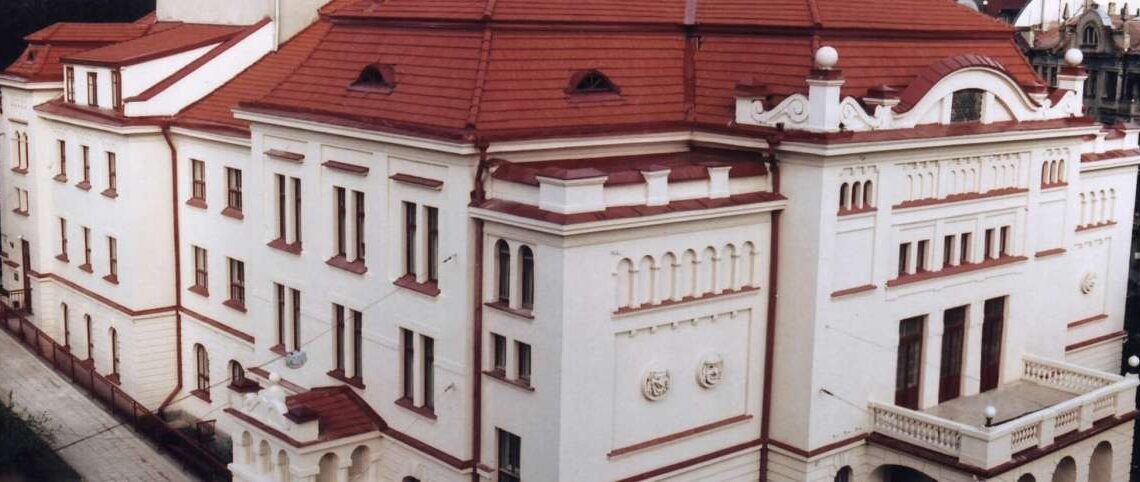 Русский драматический театр теперь называется Вильнюсский Старый театр