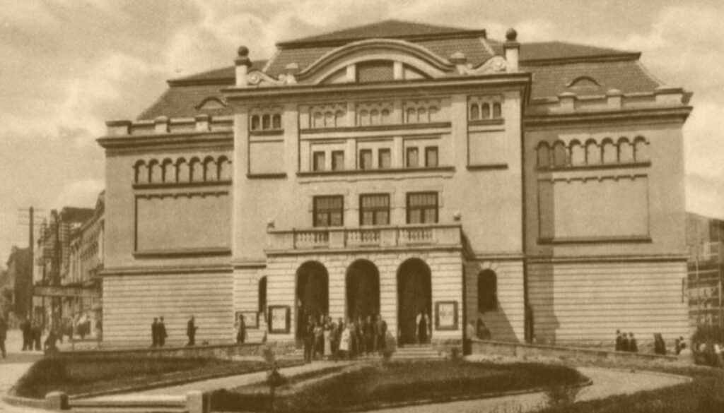 Русский драматический театр теперь называется Вильнюсский Старый театр