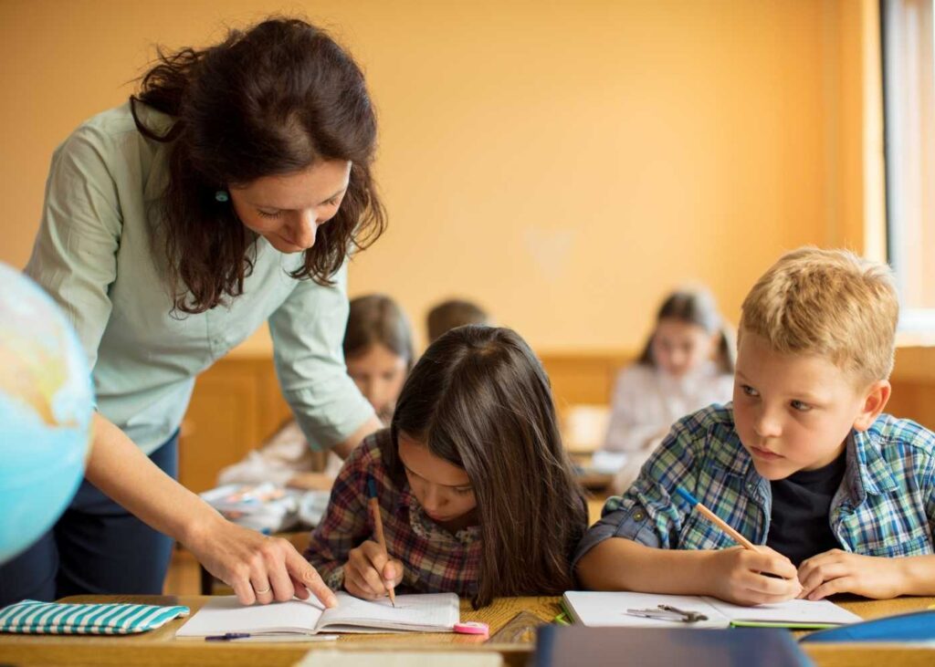 В Литве находятся свыше 2 тысяч украинских педагогов, около 500 из них уже трудоустроено