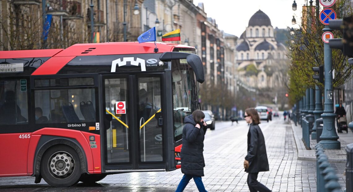 Скорректирован график движения общественного транспорта в столице: некоторые маршруты будут ходить чаще