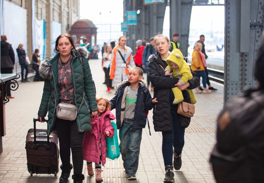 Глава Департамента миграции: поток военных беженцев из Украины пока сокращается