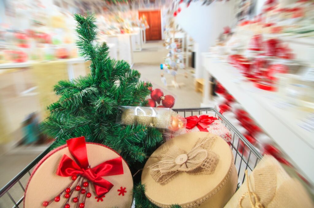 Как будут работать магазины в праздничные дни &#8212; Сочельник, Рождество и Новый год
