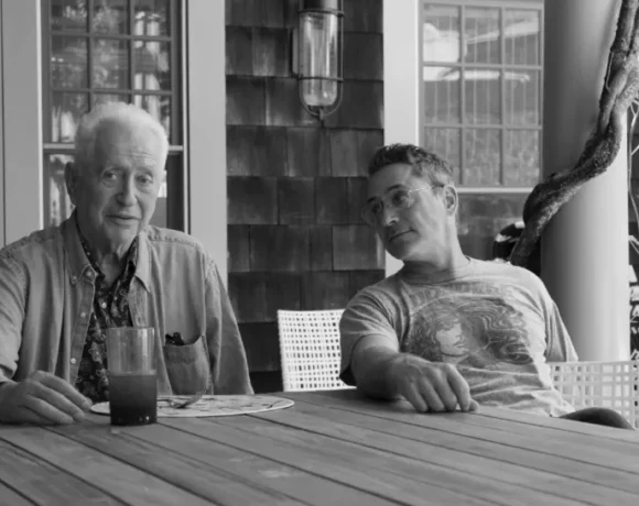 Роберт Дауни-младший вспоминает жизнь отца вместе с ним в трейлере «Старшего»