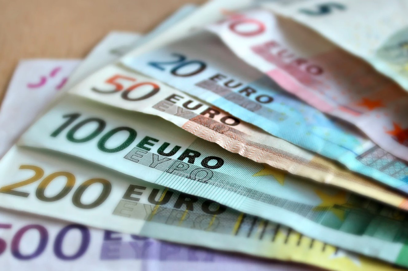 Украинцы, работающие в Литве, платят ежемесячно около 5 млн евро налогов