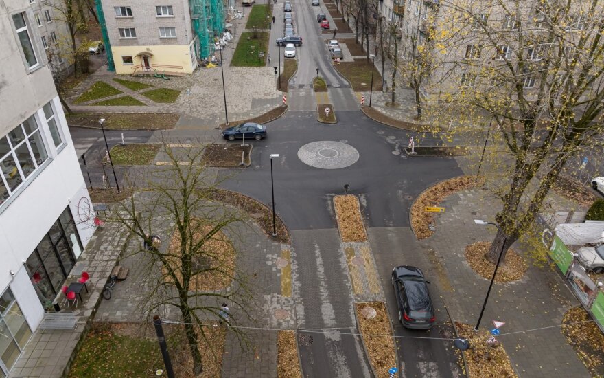 Препятствия на суженных улицах столицы, напоминания  от VMI, Парк сакур в Клайпеде и другие новости