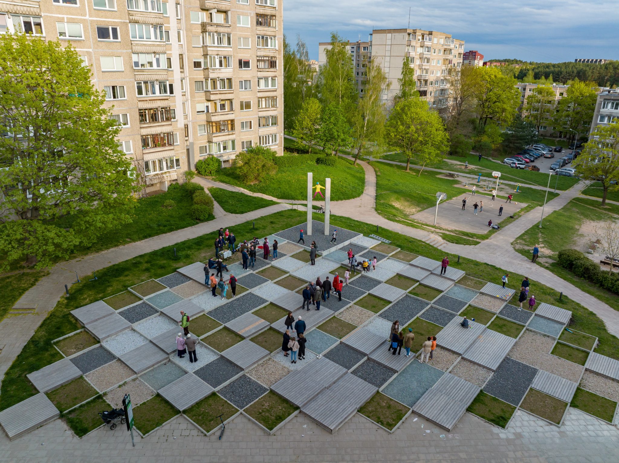 Первые заседания муниципальных советов, «съедобные» клумбы, проект Kuriu Vilnių и другие новости
