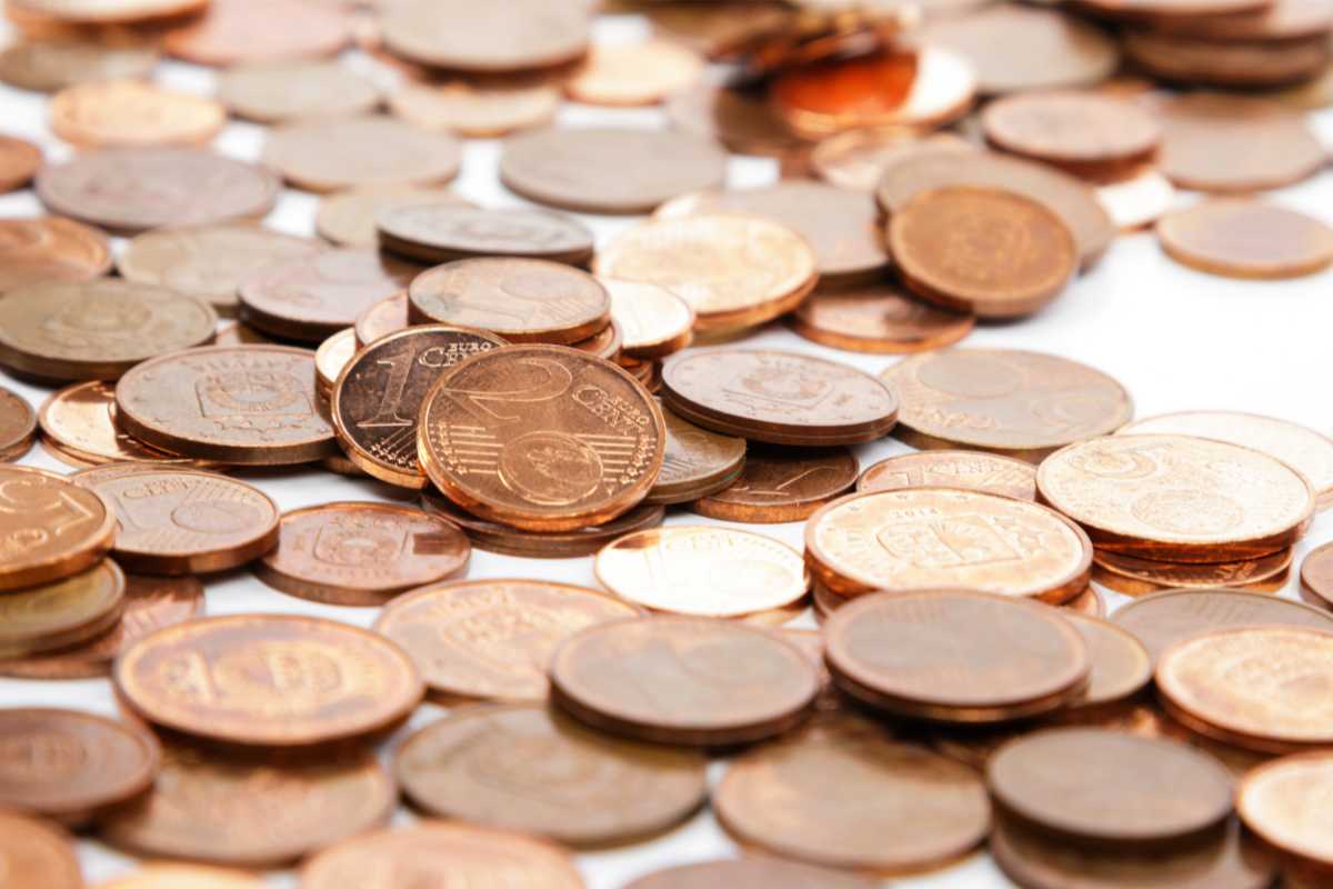 28 марта парламент Литвы одобрил проект закона об отказе от монет номиналом 1 и 2 цента при оплате наличными