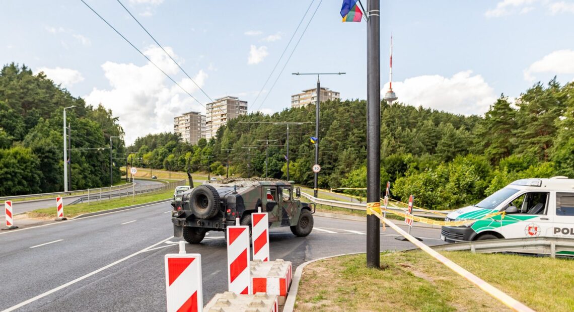 В среду, 12 июля, в Вильнюсе действуют более строгие ограничения движения