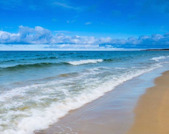 На какой пляж отправиться купаться? Список пляжей с Голубым флагом и другая полезная информация