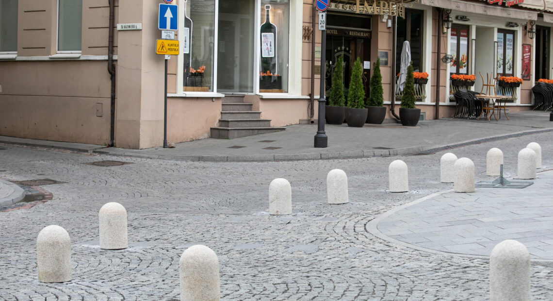 Первые 100 дней мэра столицы, отмена столбиков в Старом городе Вильнюса, чемпионат по приготовлению холодного борща и другие новости