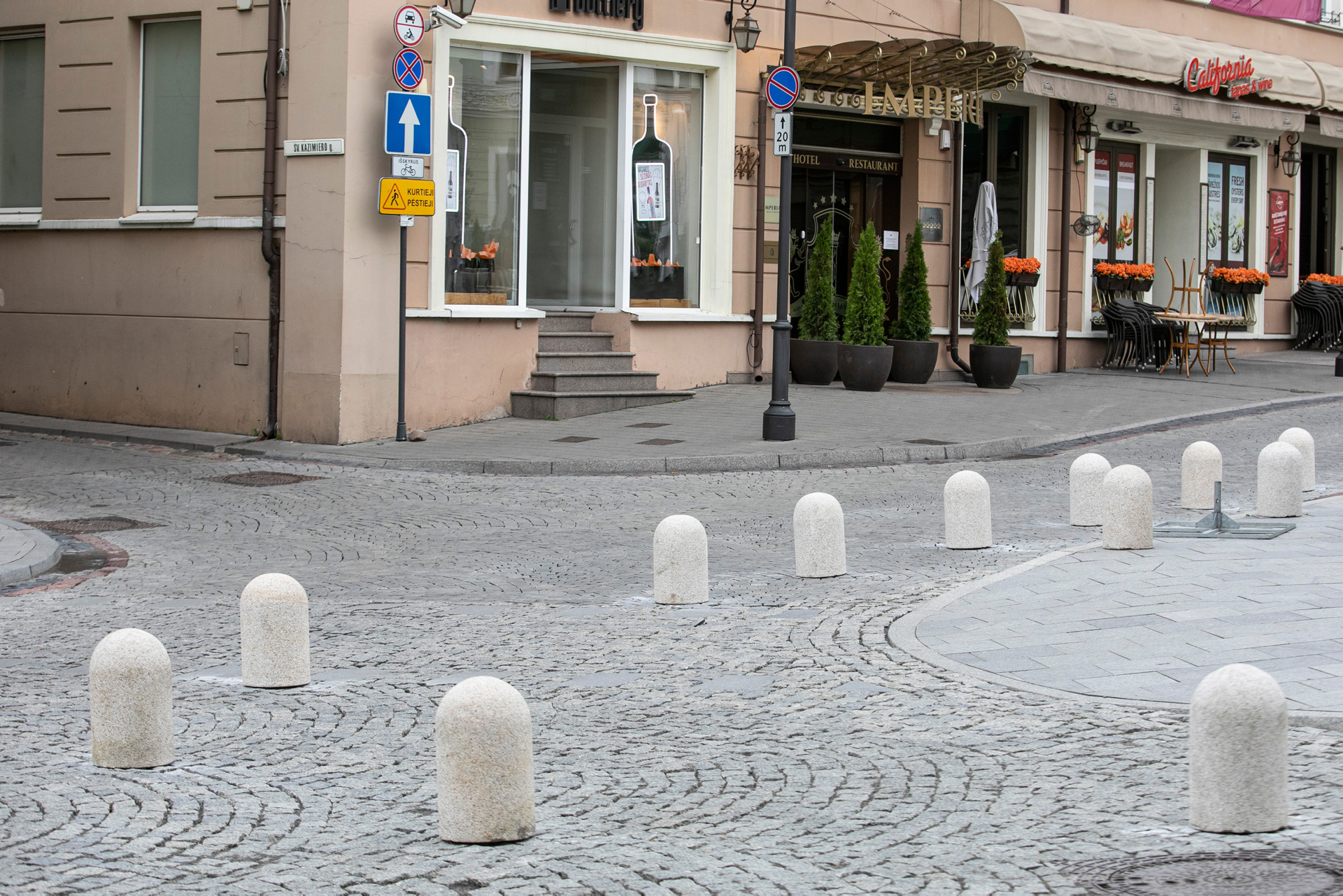 Первые 100 дней мэра столицы, отмена столбиков в Старом городе Вильнюса, чемпионат по приготовлению холодного борща и другие новости