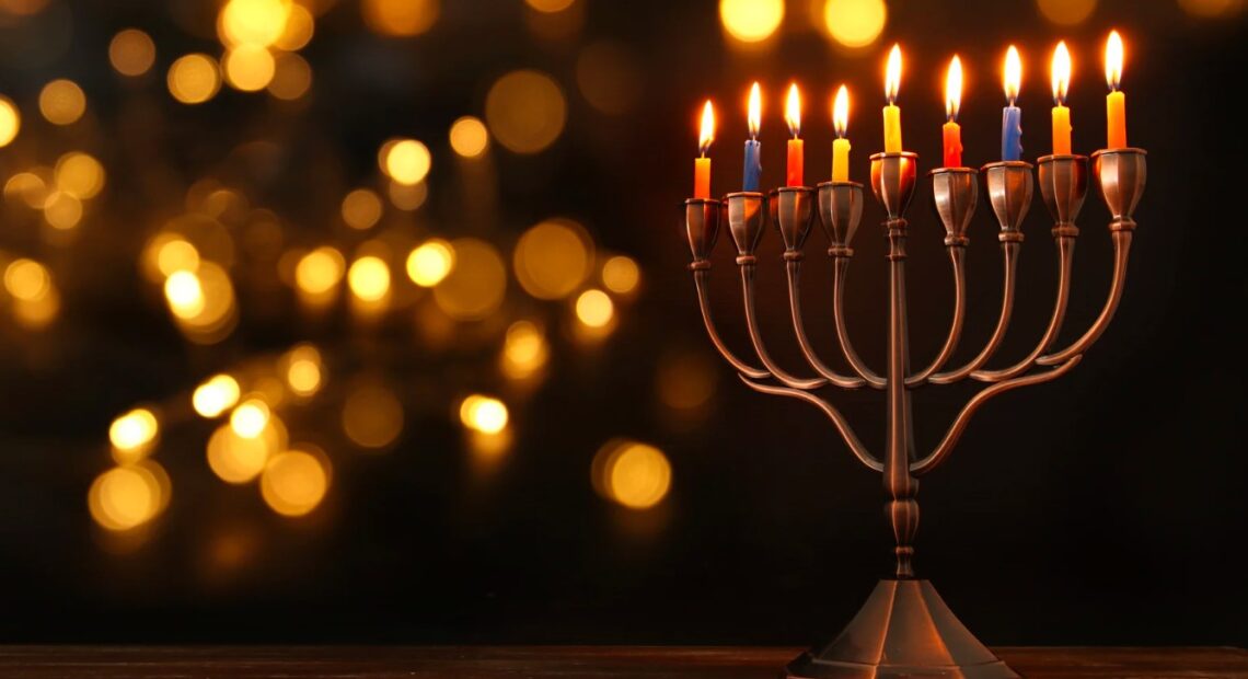 Сегодня иудеи всего мира начинают отмечать Хануку – Праздник надежды, света и радости