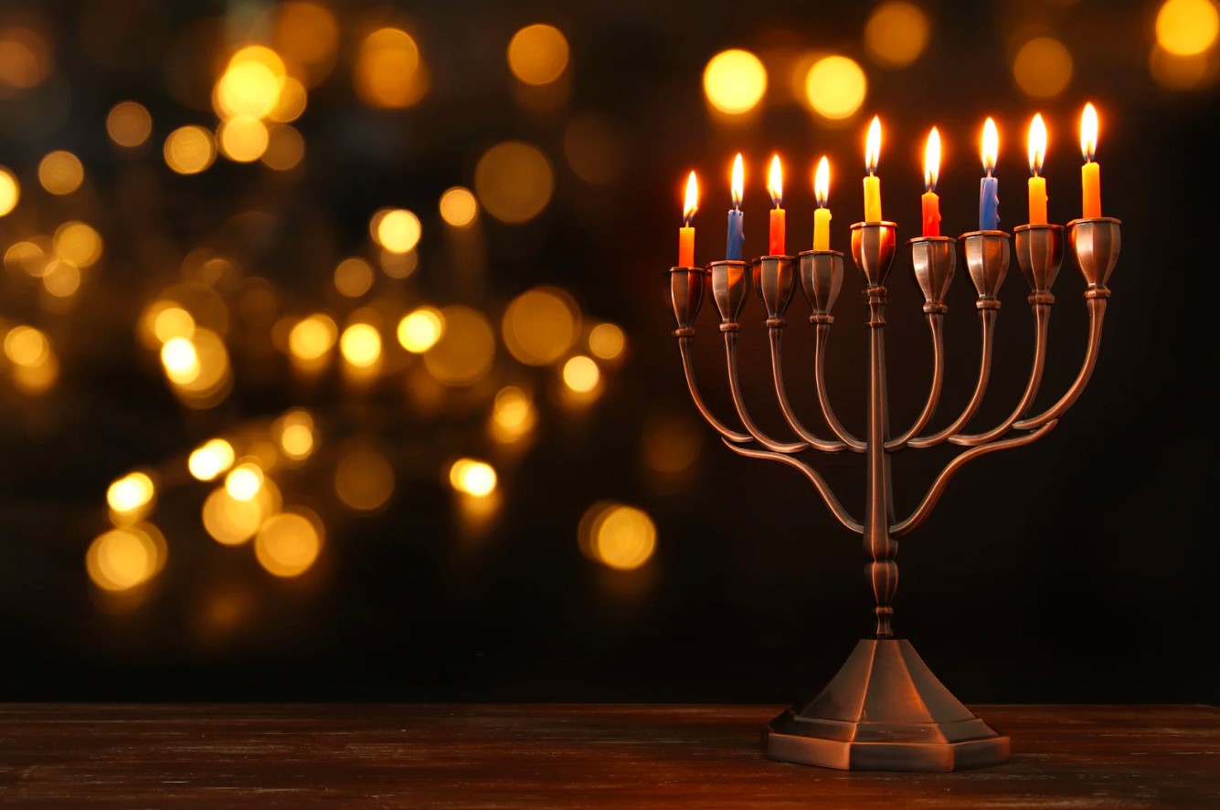 Сегодня иудеи всего мира начинают отмечать Хануку – Праздник надежды, света и радости