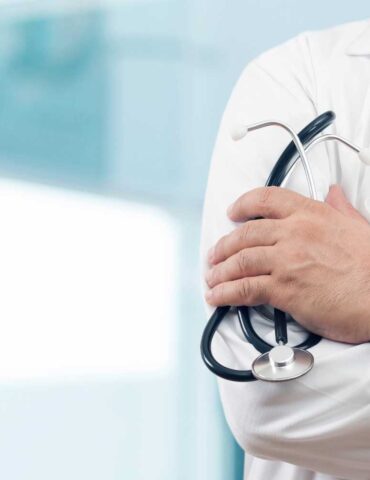 Новый порядок профилактических медосмотров, 1 млн евро на детские летние лагеря, предупреждение о сложных погодных условиях и другие новости