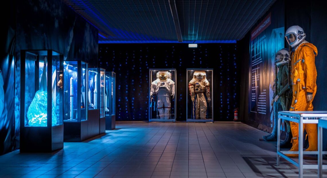 Выставка KOSMOPARK: виртуальная реальность, космические тренажеры NASA, встречи с пришельцами и  общение с астронавтами