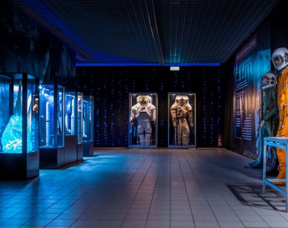 Выставка Kosmopark: виртуальная реальность, космические тренажеры NASA, встречи с пришельцами и  общение с астронавтами