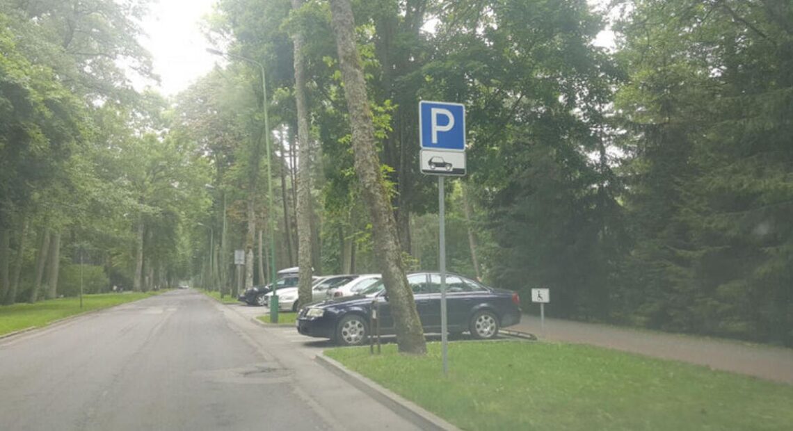 В Паланге меняется стоимость парковки автомобиля