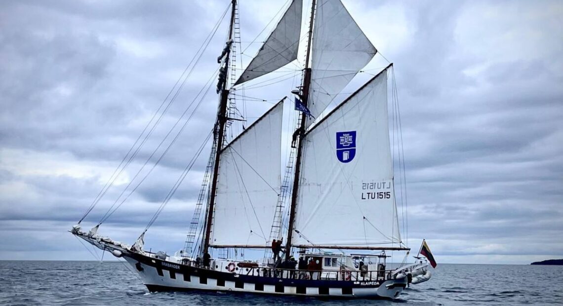 Парусник Клайпедского университета Brabander занял второе место в The Tall Ships Races 2024