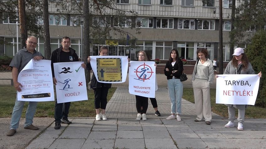 Терпение висагинских родителей лопнуло. У стен самоуправления состоялся пикет