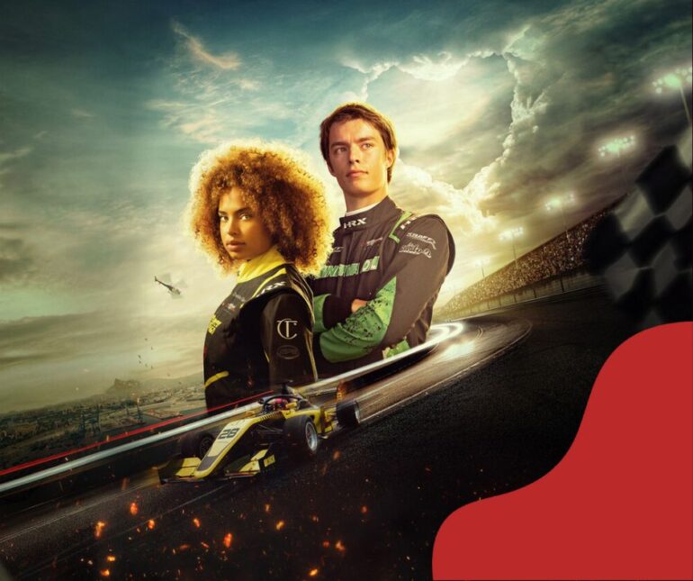 3 кинопремьеры недели: спортивная драма о любви и скорости, триллер «Я знаю, что вы сделали прошлым летом» и фэнтези о спасательной операции Смурфетты в реальном мире