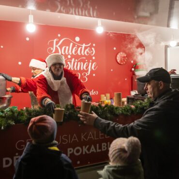 Отмена доплат за медуслуги, повышение цен на дизельное топливо и бензин, рождественский автобус в 21 районе столицы и другие новости