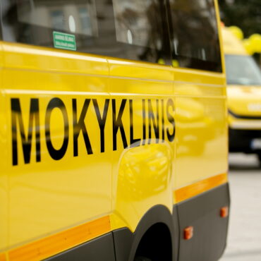 Утверждение Каунаса и Алекнавичене министрами, право не отвечать после работы, школьные автобусы от Министерства окружающей среды и другие новости