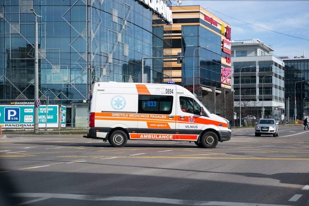 Нарушение работы службы перевозки пациентов, поиск замены белорусским удобрениям, «Городок безопасного лета» в парке Вингис и другие новости