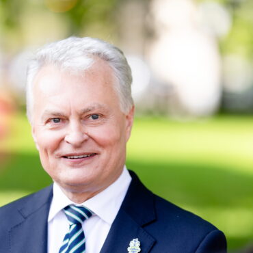 Предложение президента о доплате семьям с детьми, возврат 85 млн евро переплат по налогам, даты главного праздника Висагинаса и другие новости