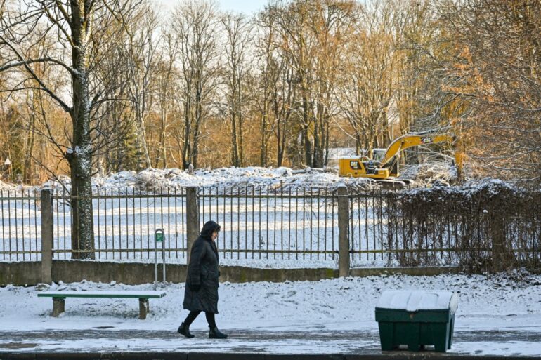 В Паневежисе на территории бывшего детского сада появится современная парковка