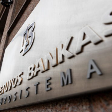 Глава Банка Литвы о росте цен на жильё, расчистка пешеходных и велосипедных дорожек от снега, работа после выхода на пенсию и другие новости