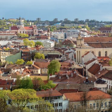 В Вильнюсе планируется отремонтировать 150 дворов и оборудовать более 2 тысяч парковочных мест