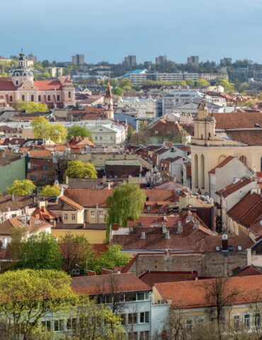 В Вильнюсе планируется отремонтировать 150 дворов и оборудовать более 2 тысяч парковочных мест