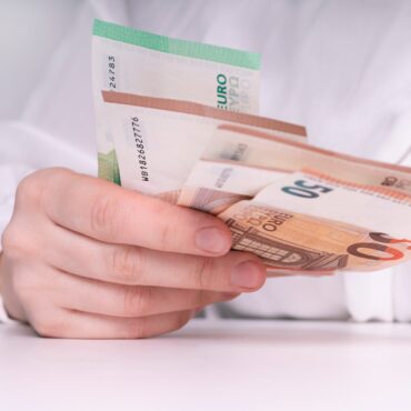 Поддержка малого бизнеса в Клайпедском районе, централизованный приём в школы и детсады