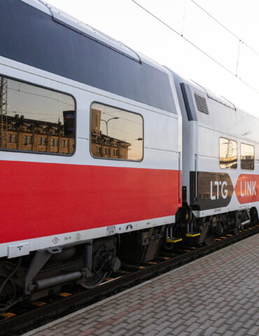 Сбои в работе Telia, оценка идеи запрета социальных сетей для детей, самые пунктуальные в ЕС литовские поезда и другие новости