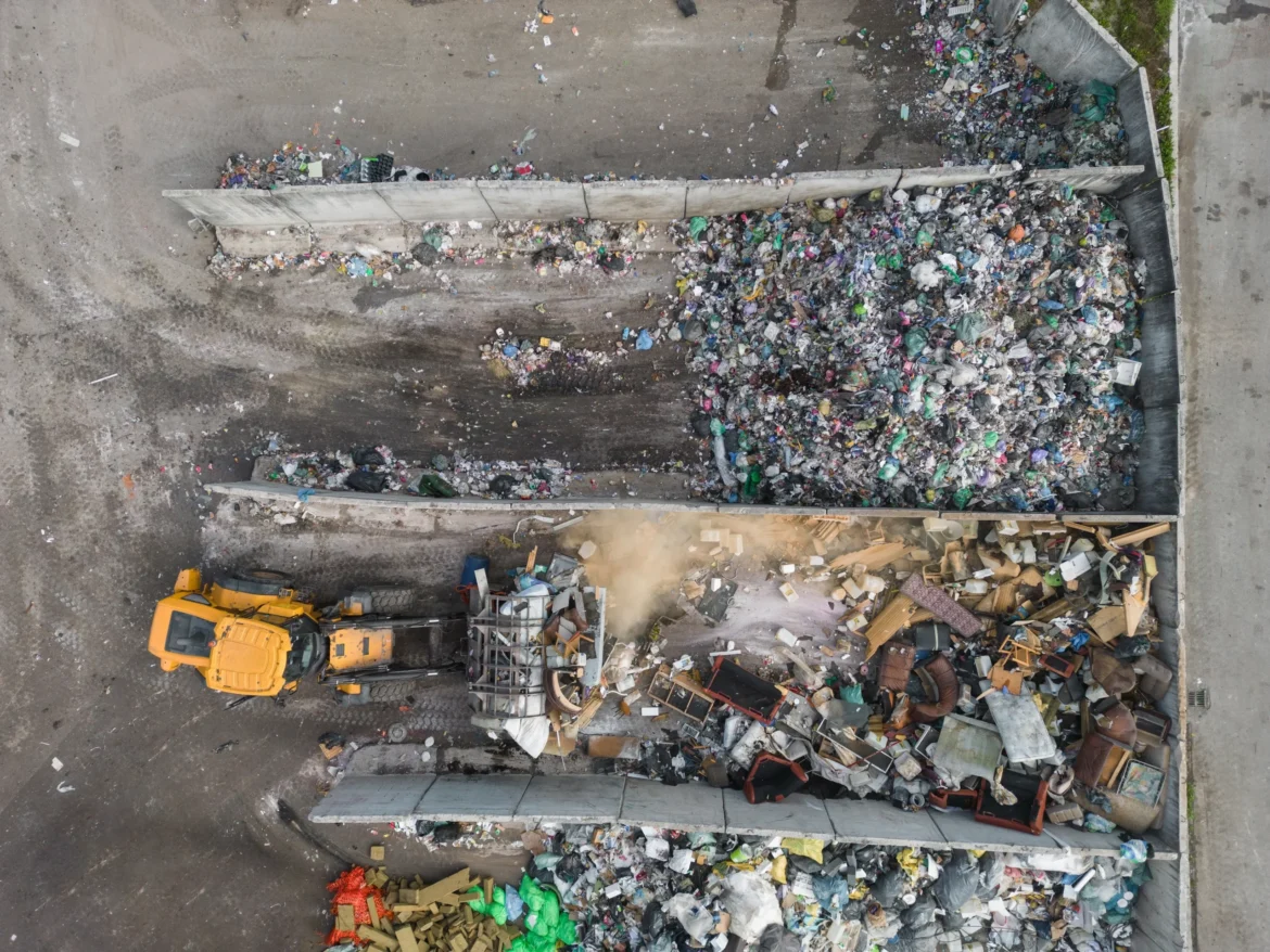 Компания Toksika призывает жителей Вильнюса бесплатно сдавать опасные отходы