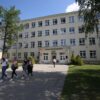 Решение о непризнании небиометрических российских паспортов, празднования последнего звонка, возможность для сеньоров бесплатно посещать бассейны и другие новости