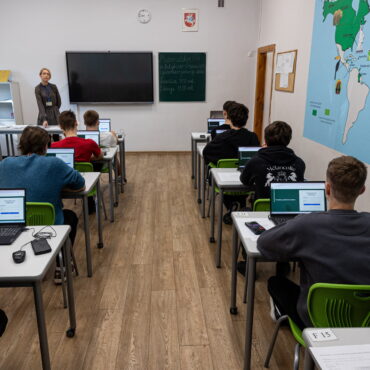 Минобразования обсуждает изменения в сети школ из-за демографии