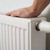 Рост счетов за отопление, вопросы о работе супруги евродепутата Саударгаса, 10 минут водителям на оплату парковки и другие новости