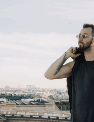 Денис Клявер – «Мир на паузу»