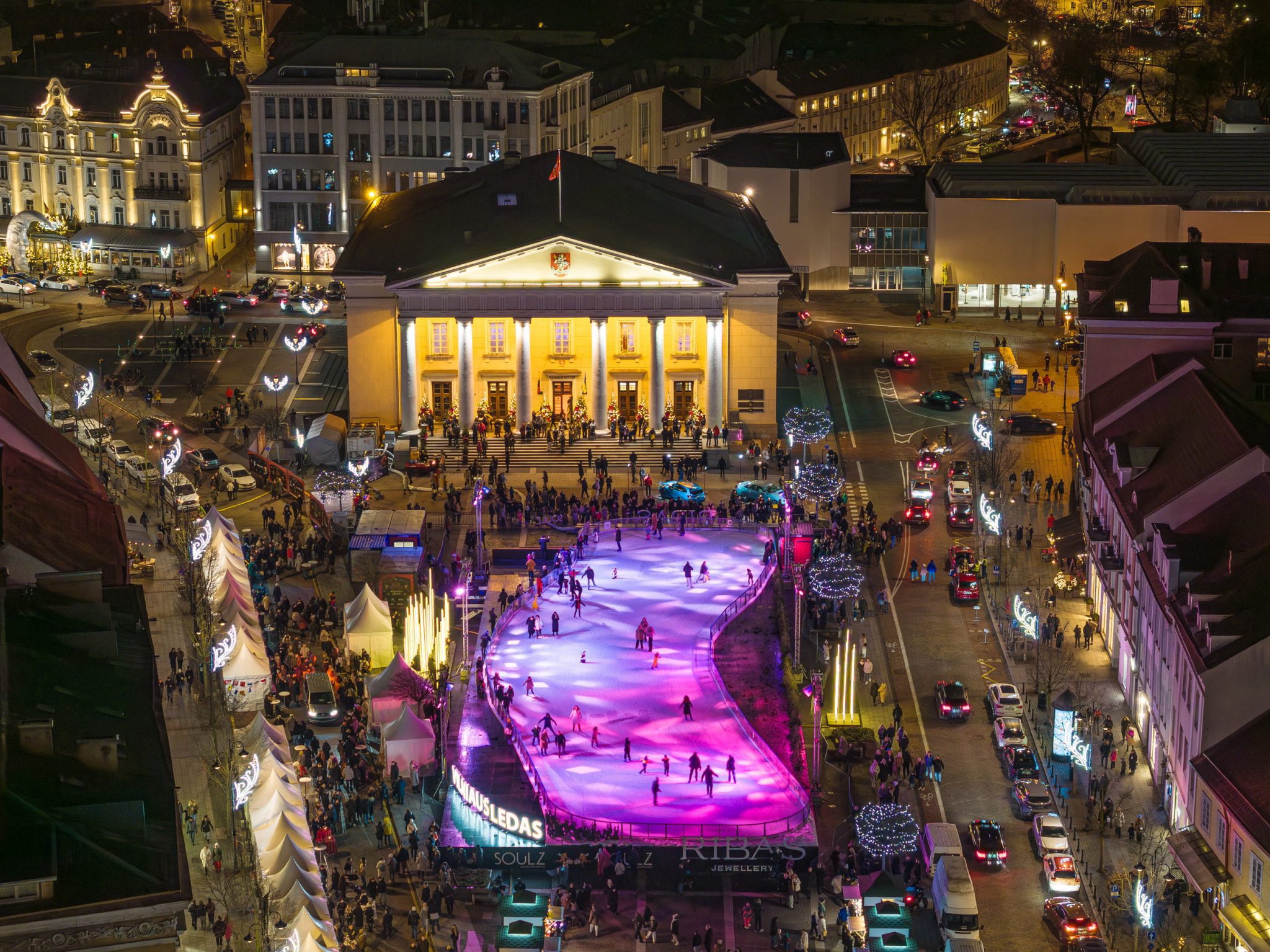 Закрытые КПП с Беларусью, действия мошенников от имени Lietuvos paštas, месяц до открытия Рождественского катка на Ратушной площади и другие новости kaledossostineje.lt, Vilniaus ledas ©Saulius Žiūra