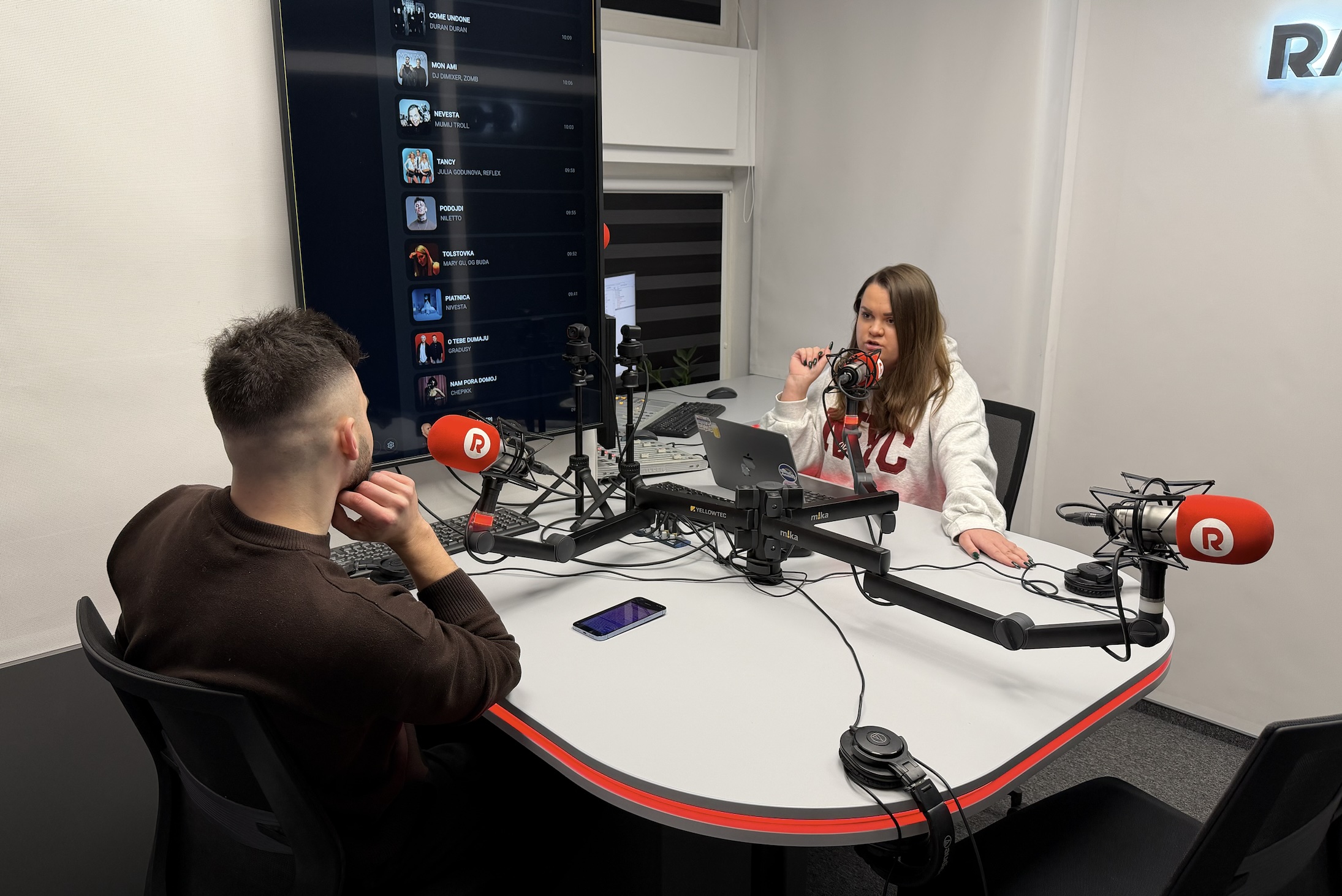 В программе «Хороший день с Ангелиной Гудковой» — массажист и телесный практик Денис: «Мы не должны чувствовать своё тело, мы должны чувствовать лёгкость» В программе «Хороший день с Ангелиной Гудковой» — массажист и телесный практик Денис: «Мы не должны чувствовать своё тело, мы должны чувствовать лёгкость»