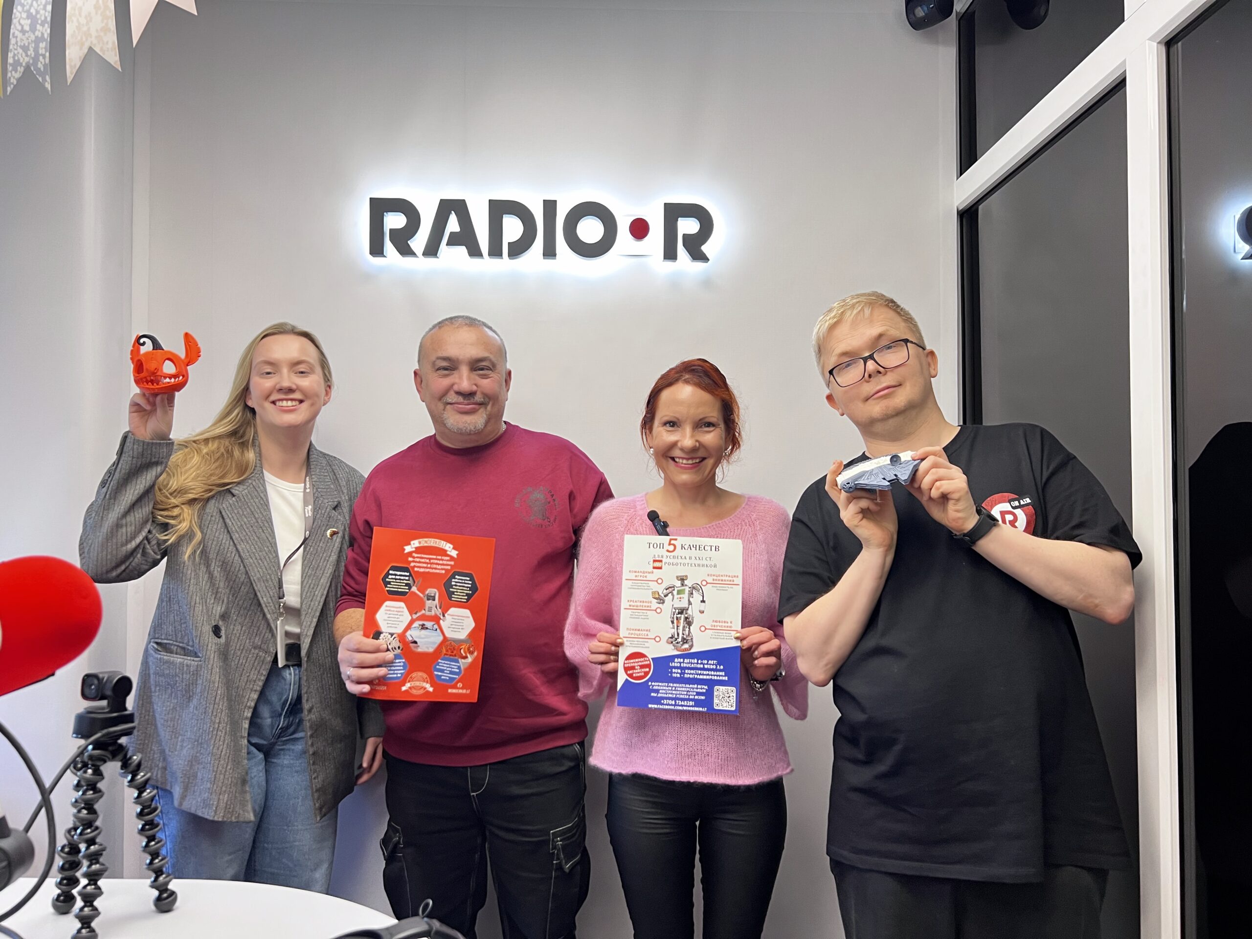 Старые добрые знакомые в эфире программы «Соль и перец». От LEGO до дронов: как Денис и Нина Терпиловские учат детей инженерии будущего